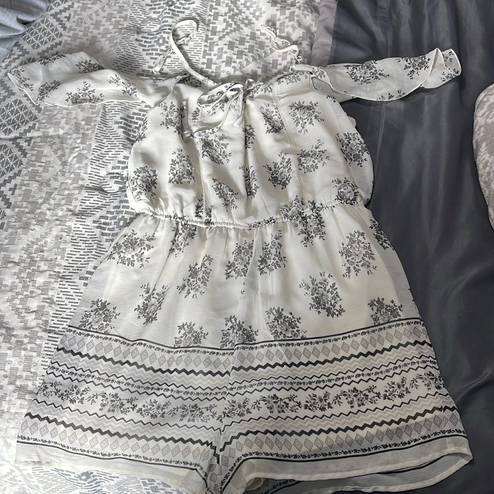 Size M floral romper
